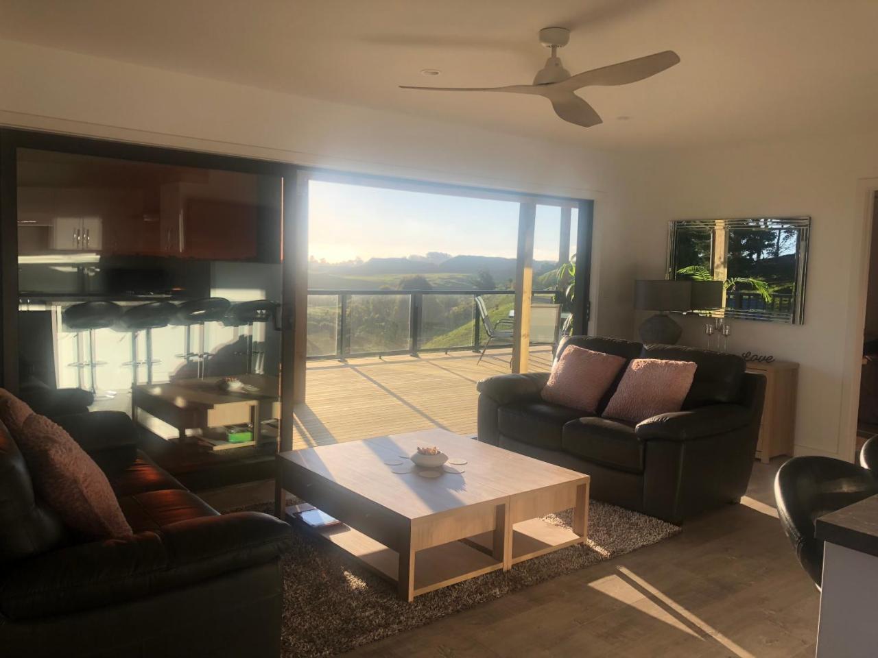 Villa Little House On The Hill Whanganui Esterno foto