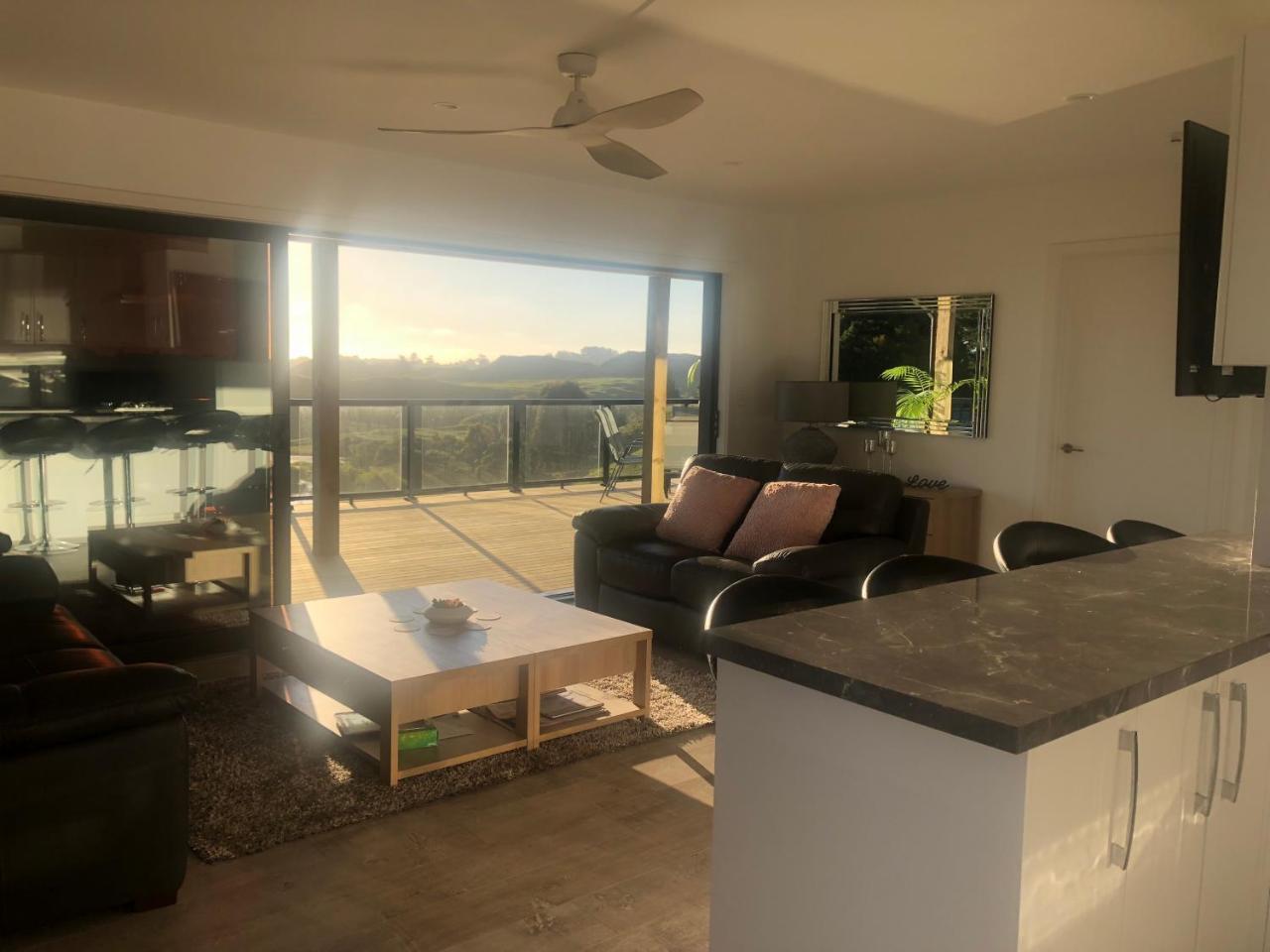 Villa Little House On The Hill Whanganui Esterno foto